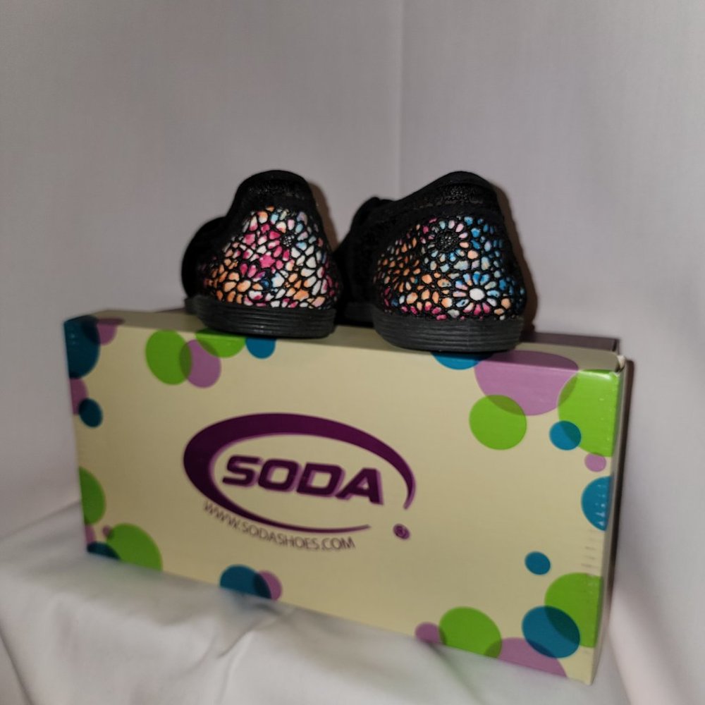 Soda Espadrilles Size 7 - Black Lace and floral - New in Box - Picture 5 of 6